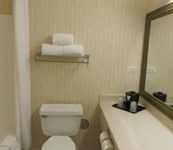 Country & By Radisson, Gurnee, Il Gurnee