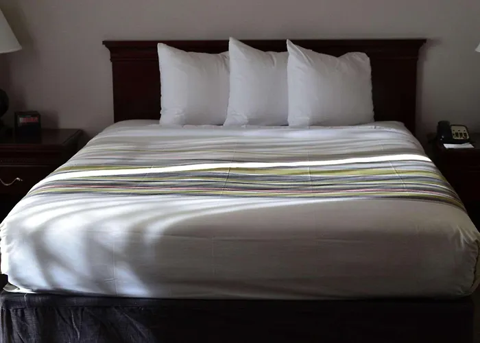 Hotel Country & By Radisson, Gurnee, Il