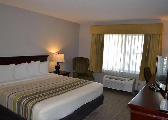 Hotel Country & By Radisson, Gurnee, Il