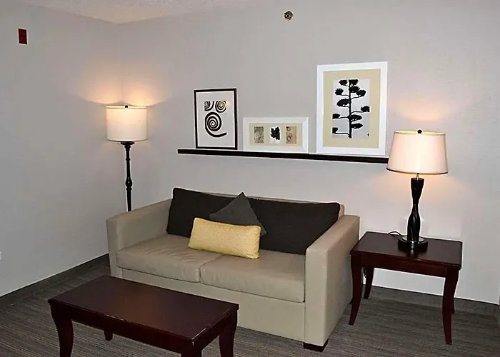 Hotel Country & By Radisson, Gurnee, Il