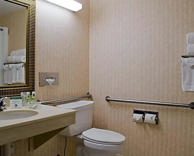 Country & By Radisson, Gurnee, Il 3*