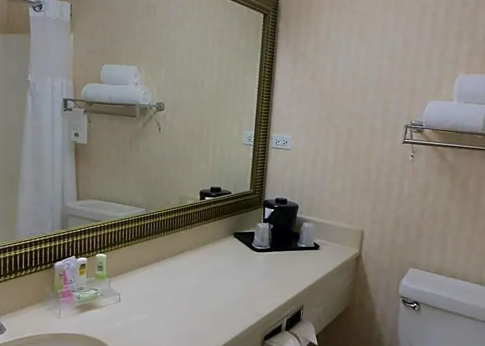 Hotel Country & By Radisson, Gurnee, Il Gurnee