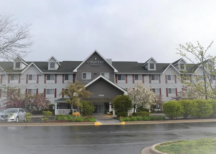 Hotel Country & By Radisson, Gurnee, Il